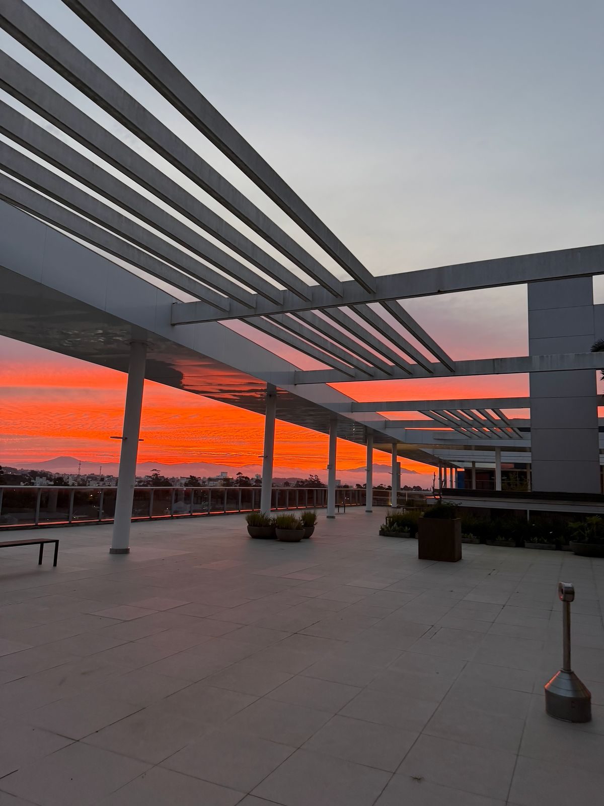 Terraço ao pôr do sol